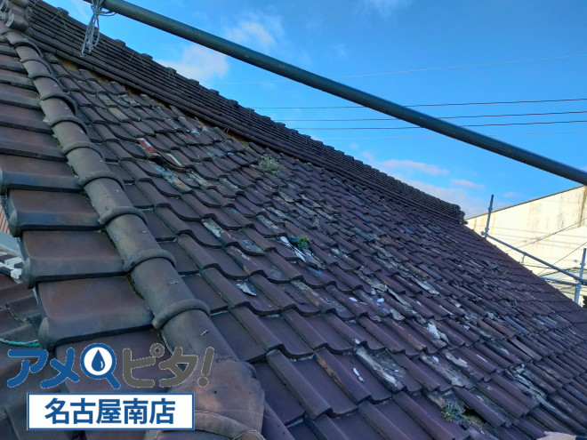 危険な状態の屋根です