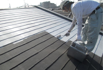 屋根塗装による塗膜保護