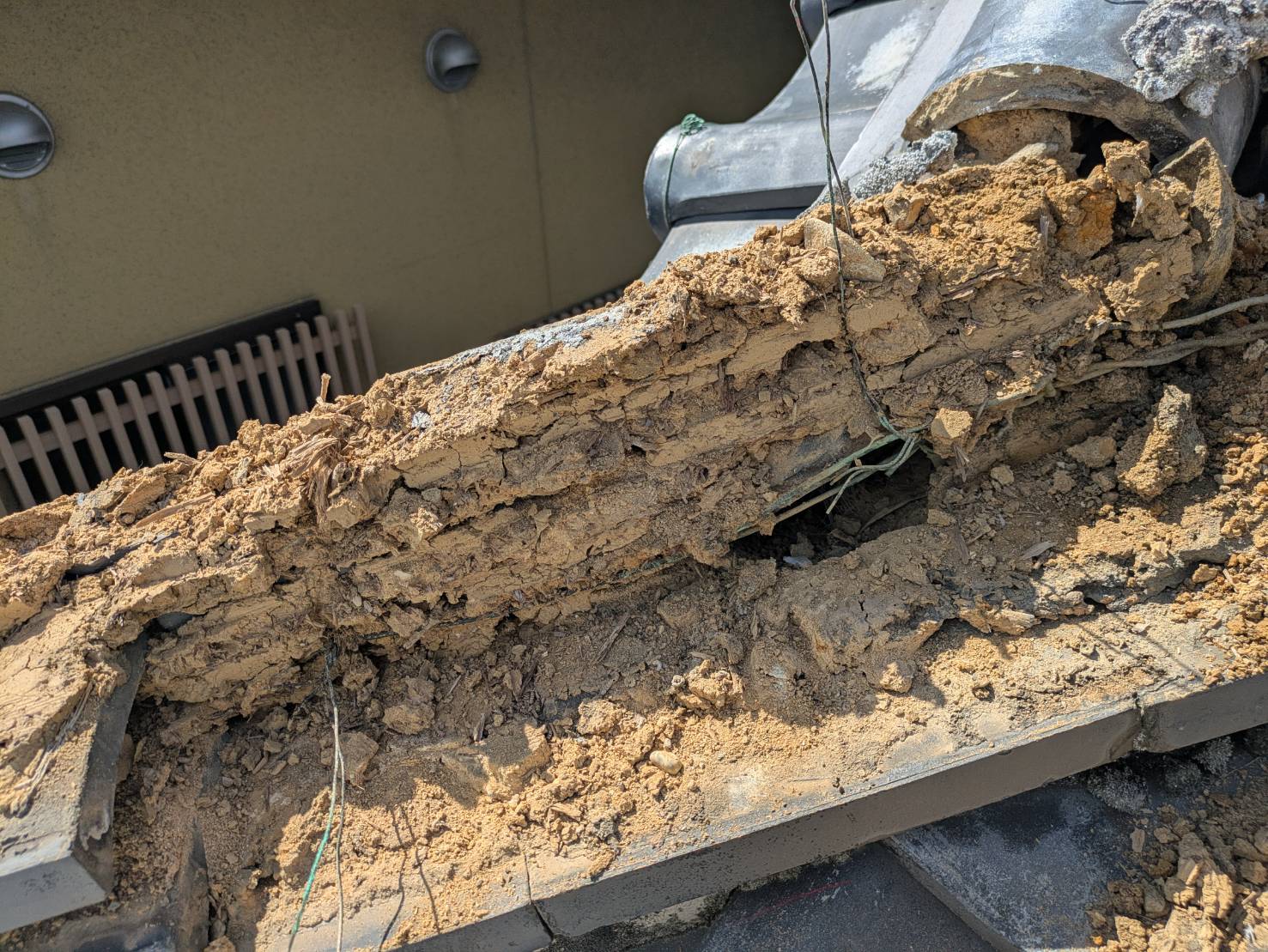 古い棟土の撤去と内部状態の確認