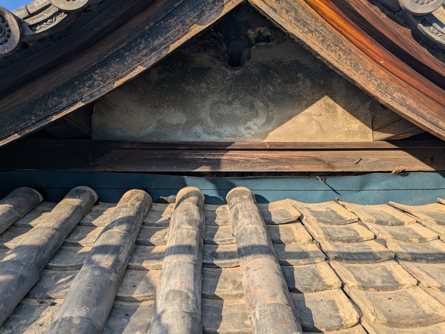 阪南市で築百年の古民家の瓦葺き替えのご依頼をいただき、現調に行ってきました。