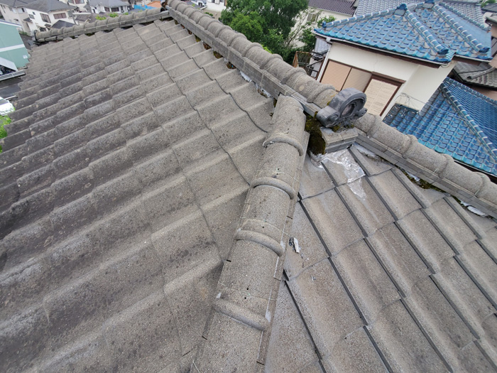コンクリート瓦の屋根の調査