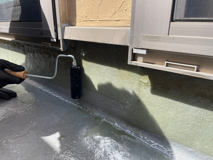 防水工事前の下地処理が重要