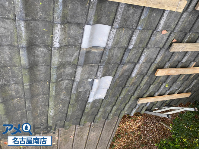 屋根瓦が古くて劣化しているのもあり、差し替え修復工事の時に余分に屋根瓦が割れるときもありえます。