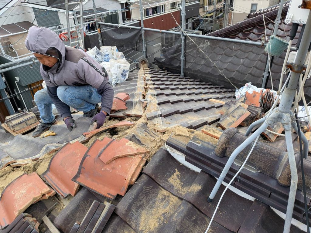 隅棟解体作業中