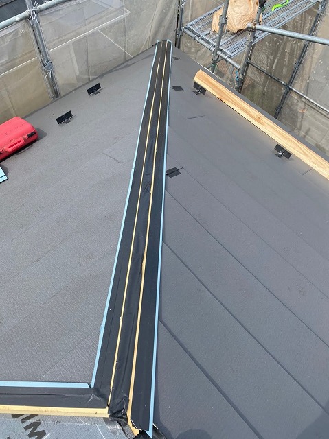 貫板の設置前の屋根