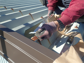 折板屋根の部分補修