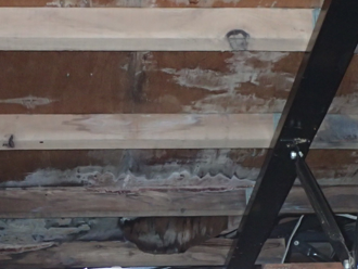 香取郡神崎町並木にて屋根からの雨漏り、屋根カバー工法をご提案いたしました