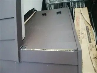 雨押さえの取り付け作業