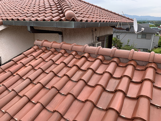吹田市で屋根無料点検、セメント瓦は塗装によるメンテナンスが必要です
