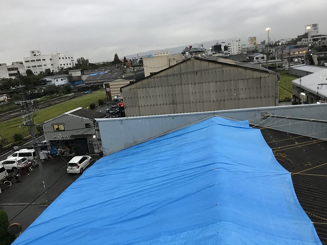 倉庫屋根の雨養生