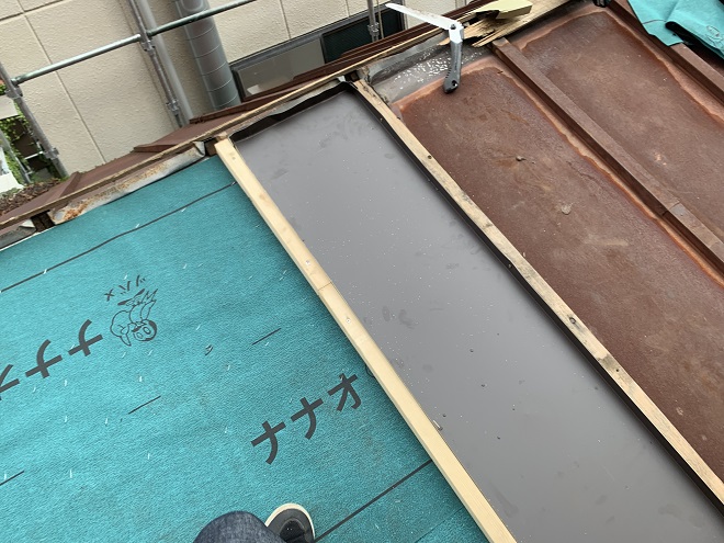 吹田市岸部で剥がれたトタン屋根の部分張り替えを行いました