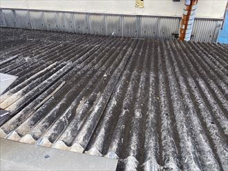 千葉市稲毛区六方町にて小波スレートからの雨漏り補修として屋根カバー工法をご提案