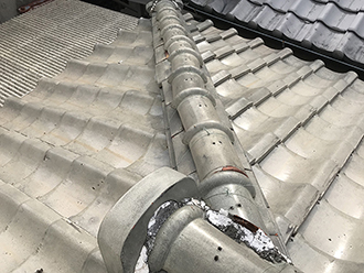 吹田市山田西で釉薬瓦の屋根点検、はやめの棟取り直し工事で雨漏り防止