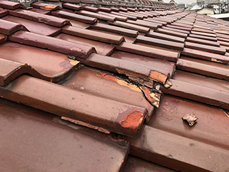 吹田市垂水町で築50年土葺き瓦屋根を葺き替え、屋根の内側を見てみましょう