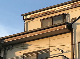 吹田市豊津町で化粧材の剥がれた鼻隠しとスレート屋根補修で雨漏り予防