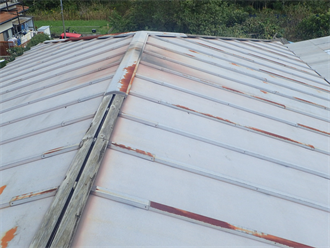 長生郡睦沢町川島にて棟板金が飛散してしまったトタン屋根の修理調査を実施