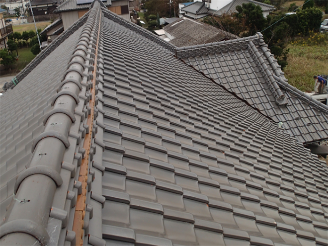夷隅郡大多喜町田代にて入母屋造りの瓦屋根で修理調査を実施