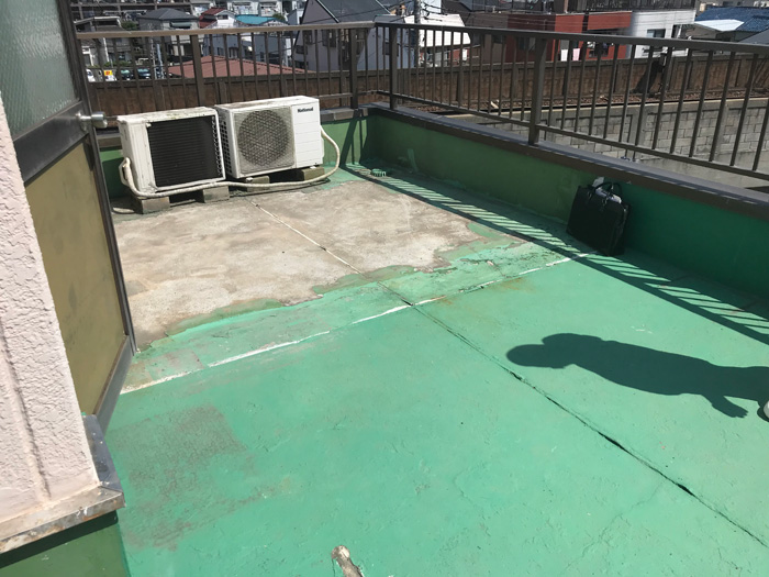陸屋根調査の様子