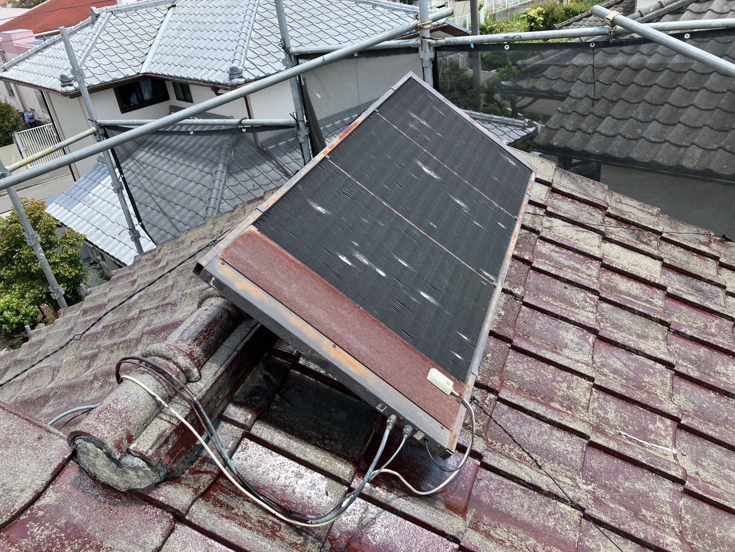 久喜　温水器　屋根
