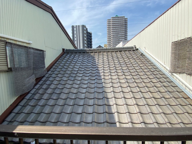 名古屋市北区にて瓦屋根と板金屋根の繋ぎ部分からの雨漏り調査にお伺いしました