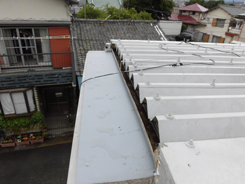 三島市折半屋根雨漏り補修