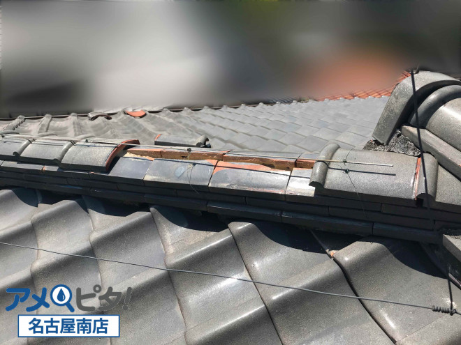豊明市にて台風ぐらいの突風で棟冠瓦が落ちた屋根の雨漏り屋根点検です