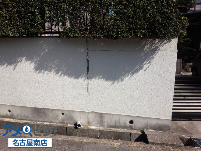 豊明市新田町で敷地外回りの漆喰塀に雨漏りによるクラック傷！漆喰工事で修繕リフォーム