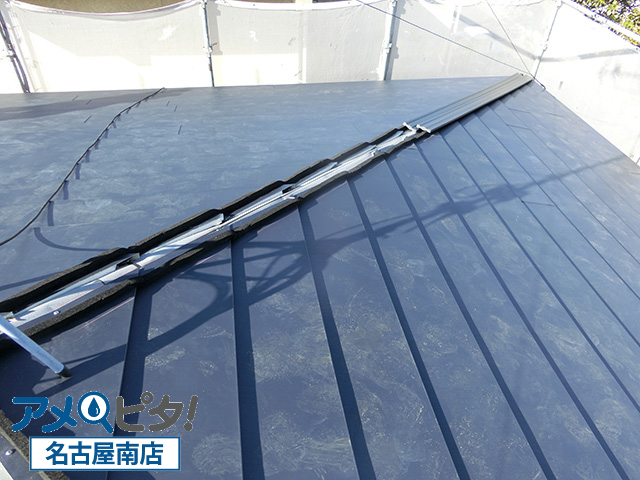 豊明市にてカラーベストの経年劣化した屋根に金属屋根材を施工するカバー工法の手順解説