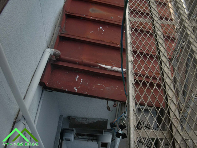 竪樋も劣化気味