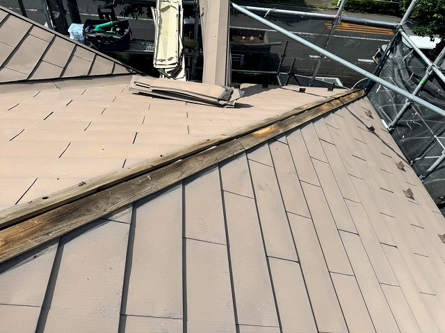 羽生市　棟板金交換工事