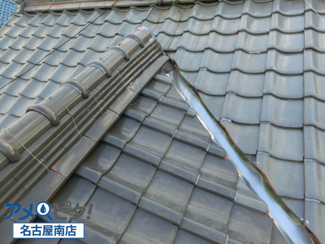 大府市神田町にて台風など暴風雨のときに天井裏で雨音が聞こえる屋根の点検
