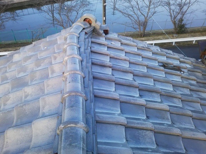 台風で影響を受けた棟瓦