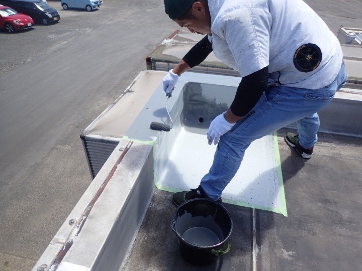 トップコートで仕上げ塗布