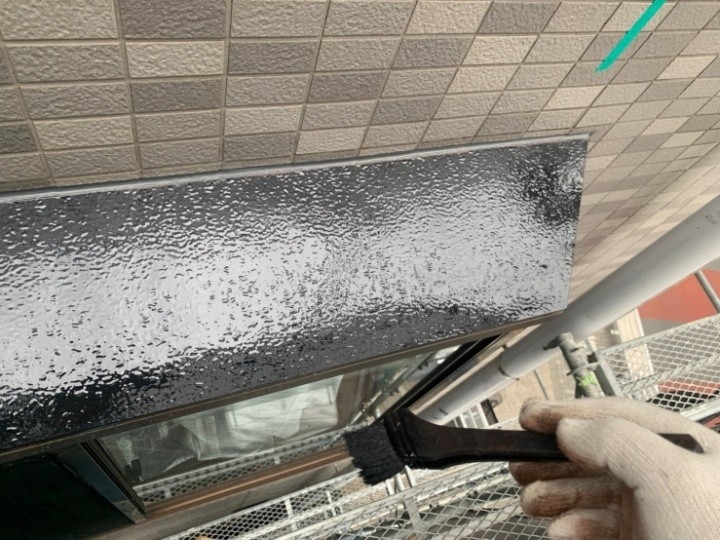 付帯部の塗装作業