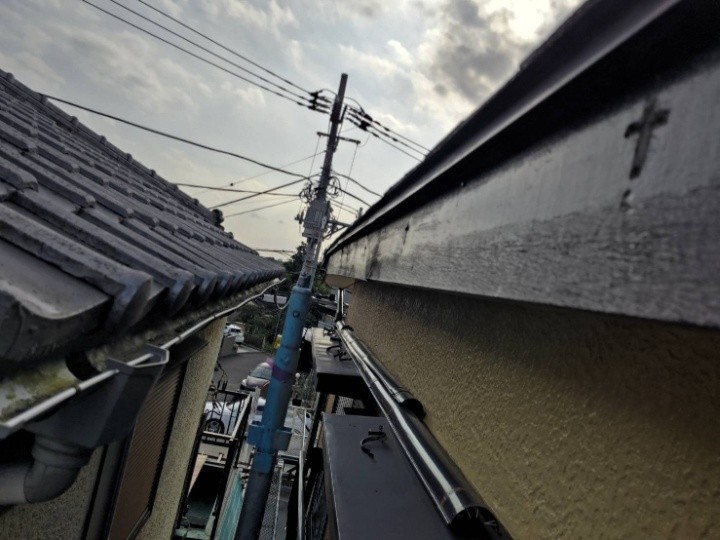 既存の雨樋を撤去