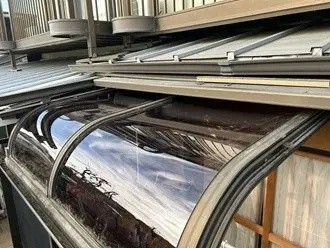 新規のポリカーボネート取り付け