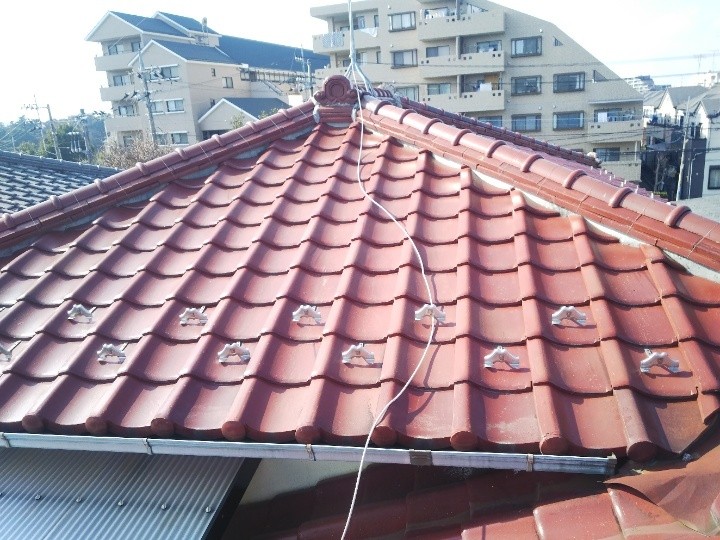 隅棟部分の熨斗瓦が外れている状況