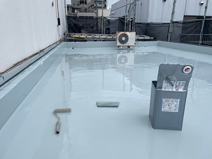 防水重ね塗り作業