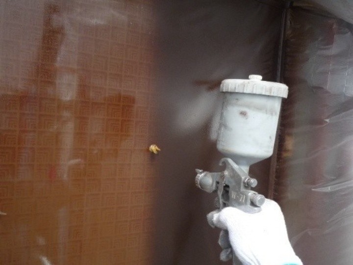 吹き付け塗装の作業工程