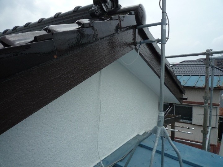 木部専用塗料「ファインウレタンU100」を塗布した後の付帯部