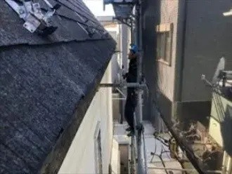 台風の影響により雨樋に被害