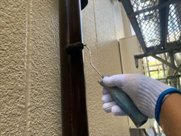 付帯部の塗装作業