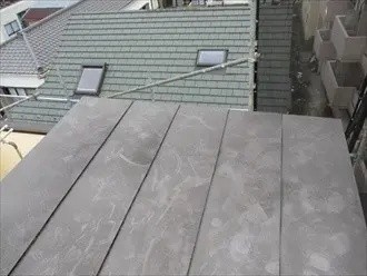 屋根葺き替え工事前の塔屋