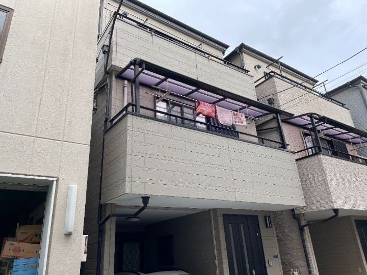 築13年になる木造3階建ての住宅