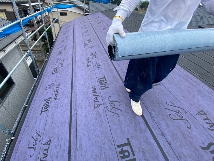 新しい防水紙を用意