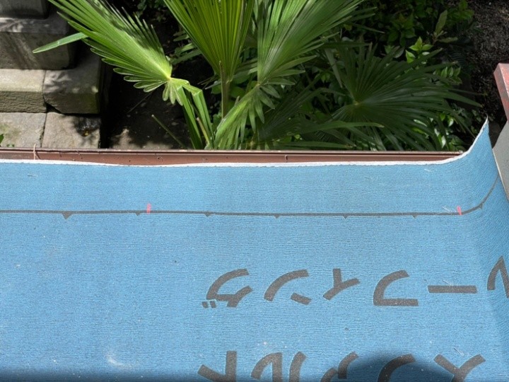 防水シートの敷設