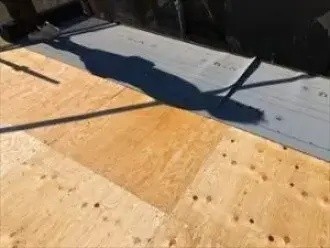 ルーフィング（防水紙）の敷設