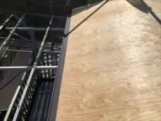 既存の瓦を撤去した後の状態