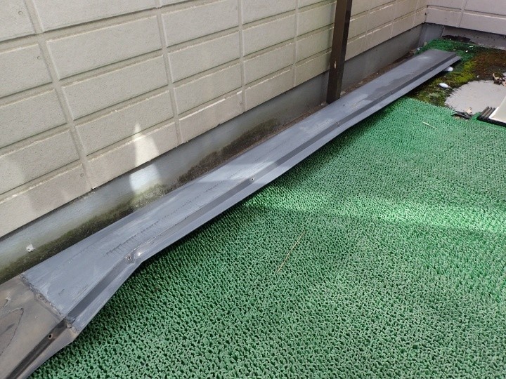 台風で落下した棟板金