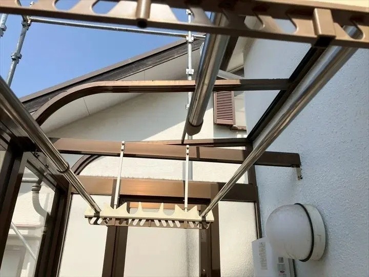 既存ポリカーボネート平板を撤去完了